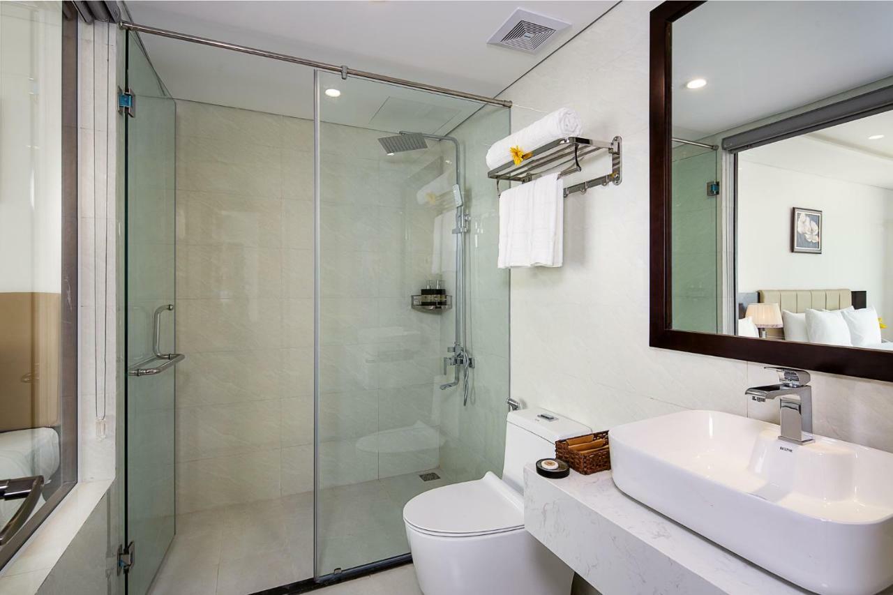 Golden Line Hotel Danang Bagian luar foto