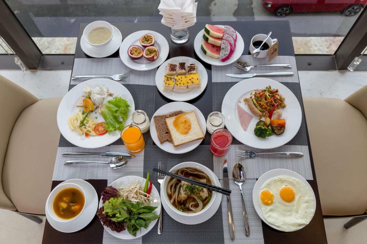 Golden Line Hotel Danang Bagian luar foto