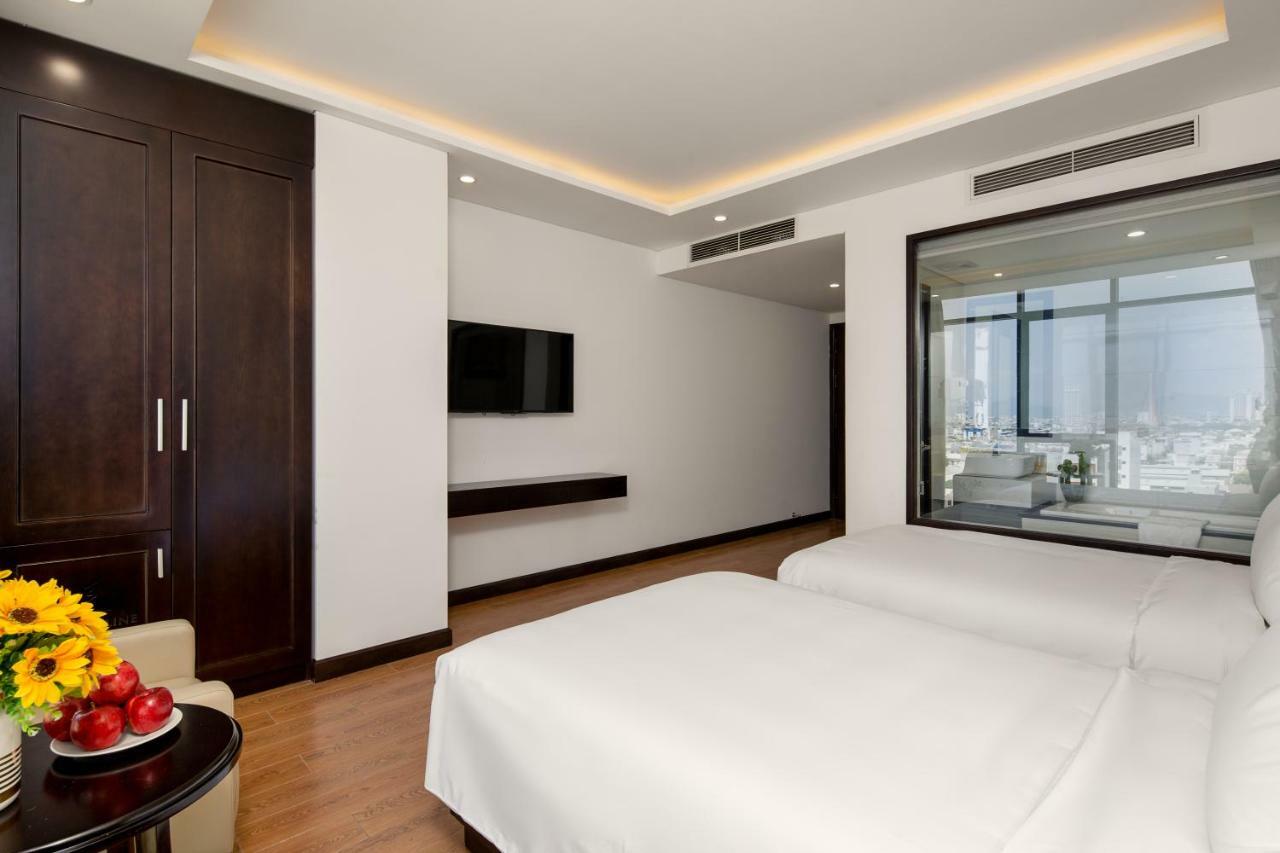 Golden Line Hotel Danang Bagian luar foto